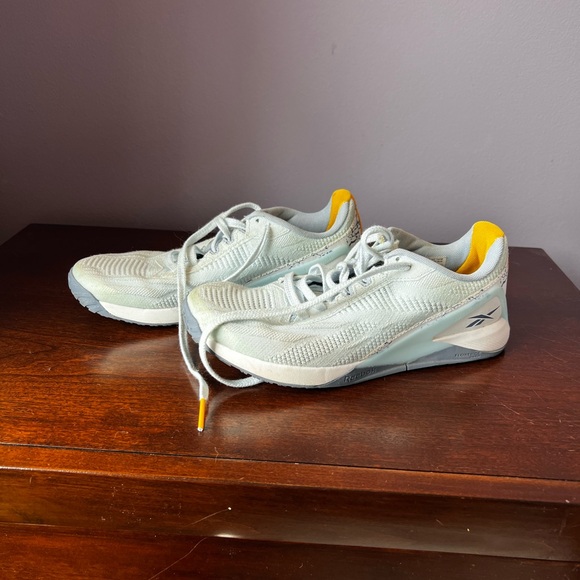 Reebok‎ Light Green and Blue Women’s Sneakers size 7 - Picture 1 of 6